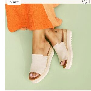 Toms Women's Cream Diana Wedge Sandles